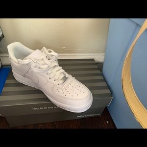 Brand new Never worn , great condition , don’t fit